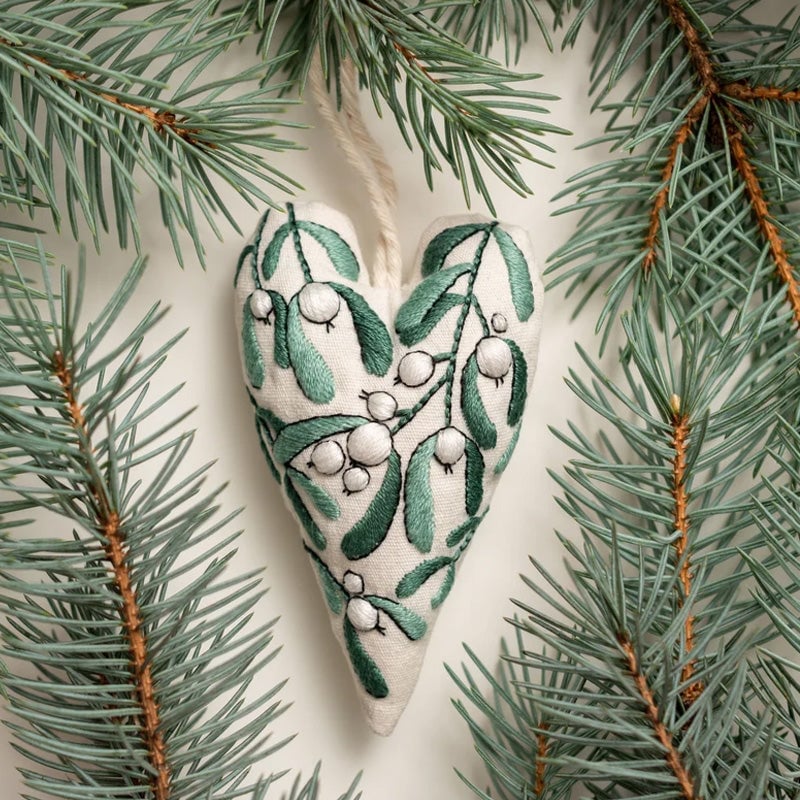 🎉DIY Heart Shaped Hand Embroidered Christmas Ornament Kit